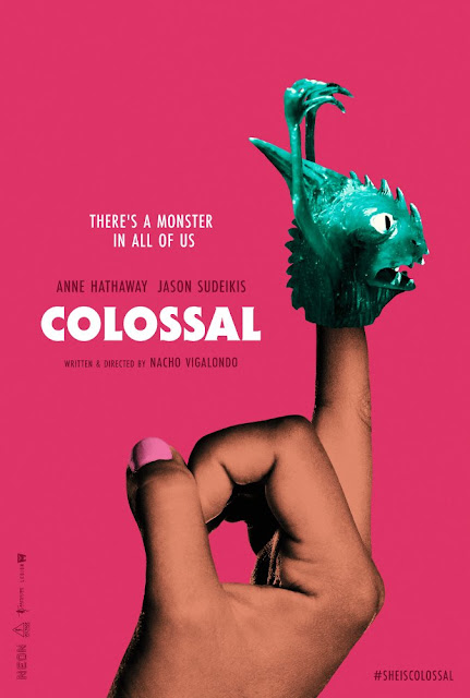 Secondo Trailer e Poster per ‘COLOSSAL’ sci-fi comedy con Anne Hathaway