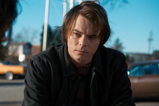 ‘The Elephant Man’, Charlie Heaton sarà il protagonista dell’adattamento televisivo firmato BBC