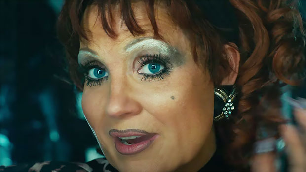 ‘The Eyes of Tammy Faye’: Jessica Chastain irriconoscibile nel primo trailer del film