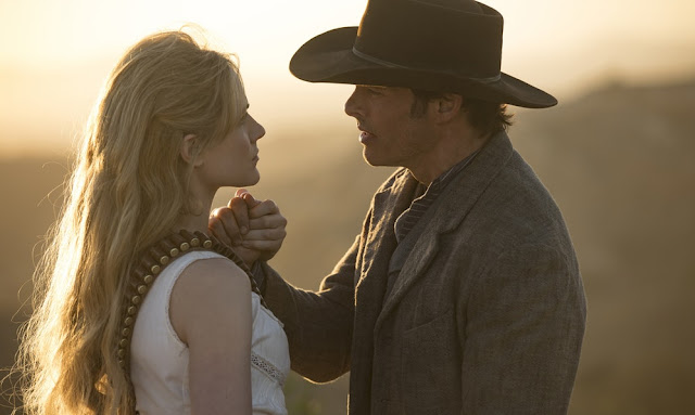 ‘Westworld’: Evan Rachel Wood canta Rick Astley nel nuovo, enigmatico trailer della seconda stagione